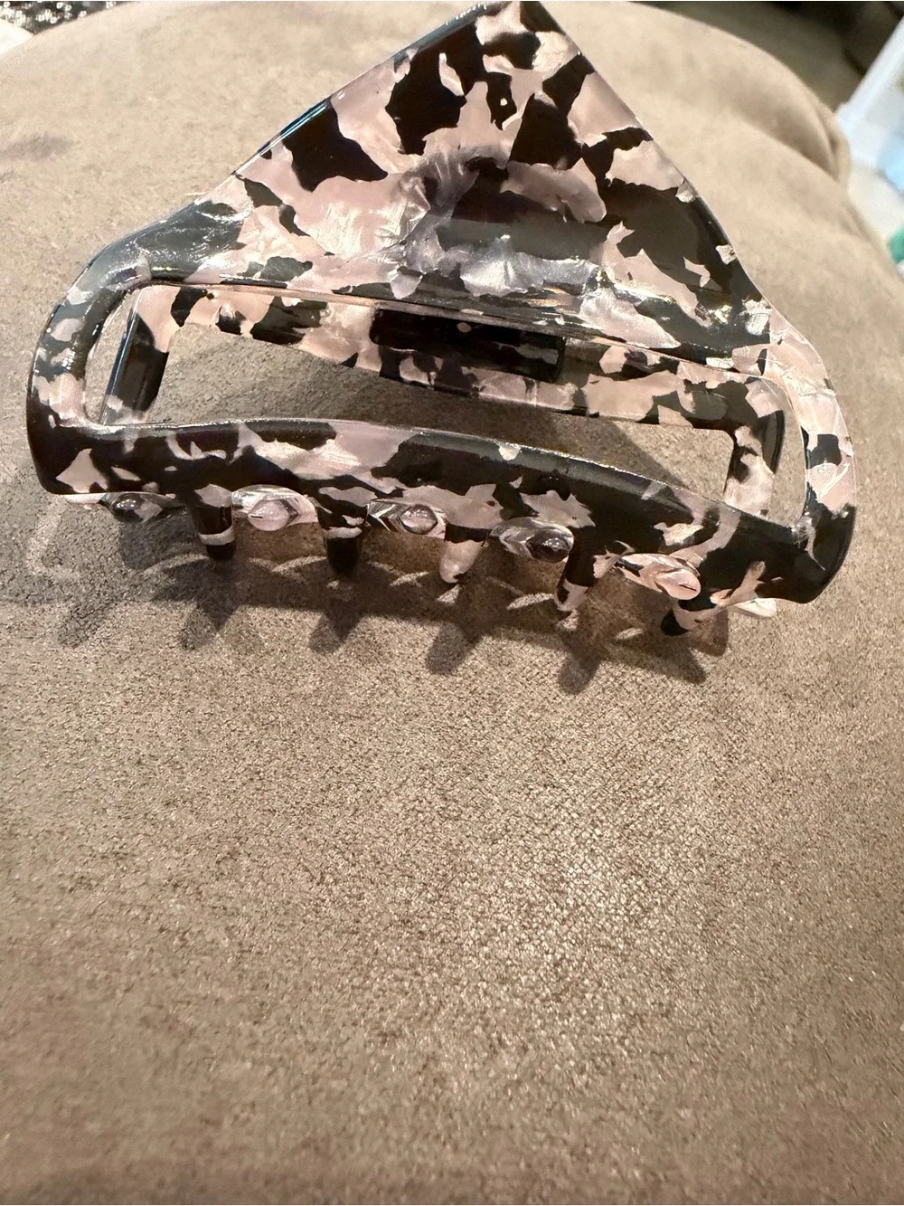 New Tortoiseshell Hair Claw Clip - Black & Pale Pink